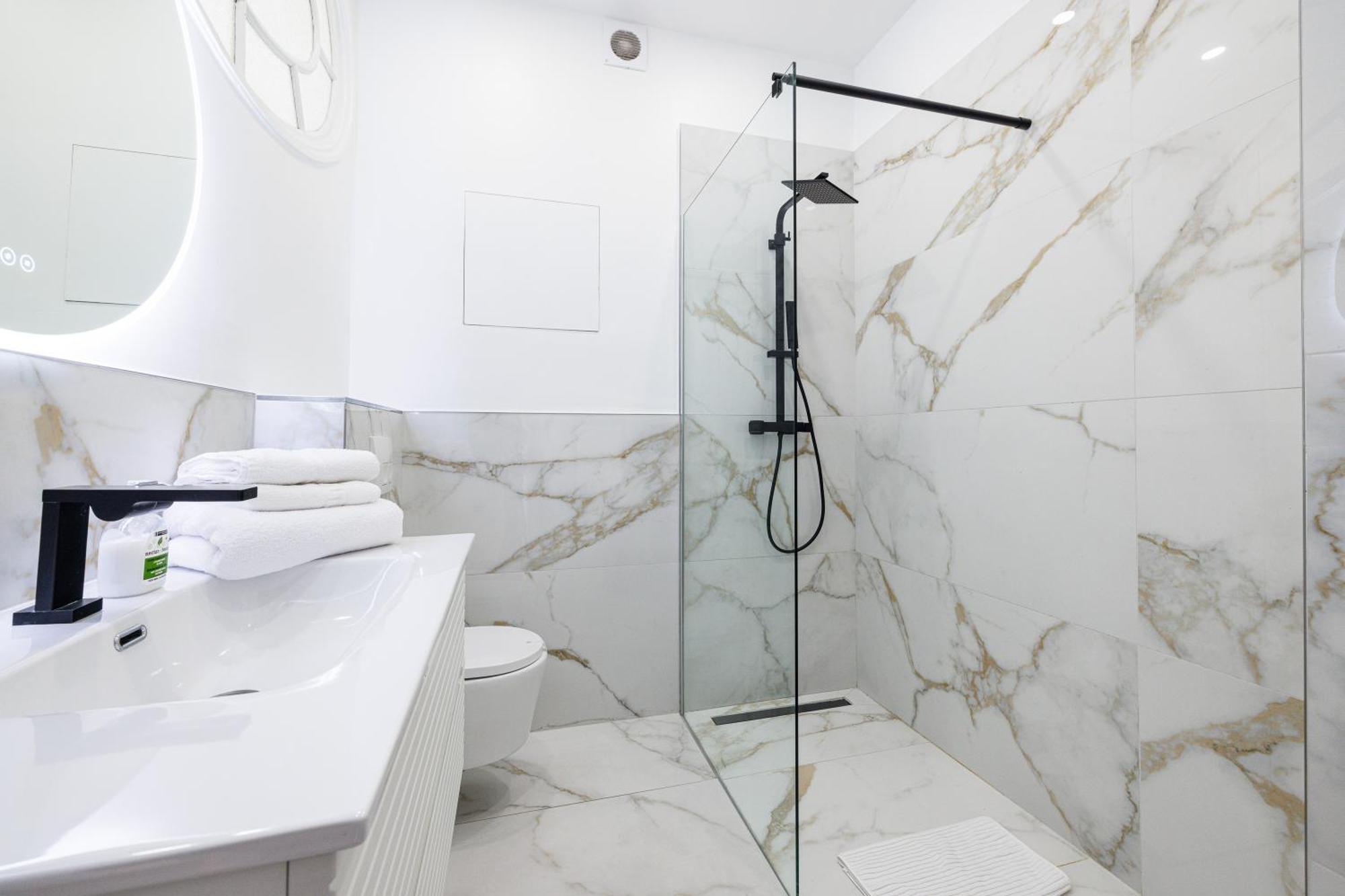 Vacances Au Palace - Happy Rentals Ментона Екстериор снимка